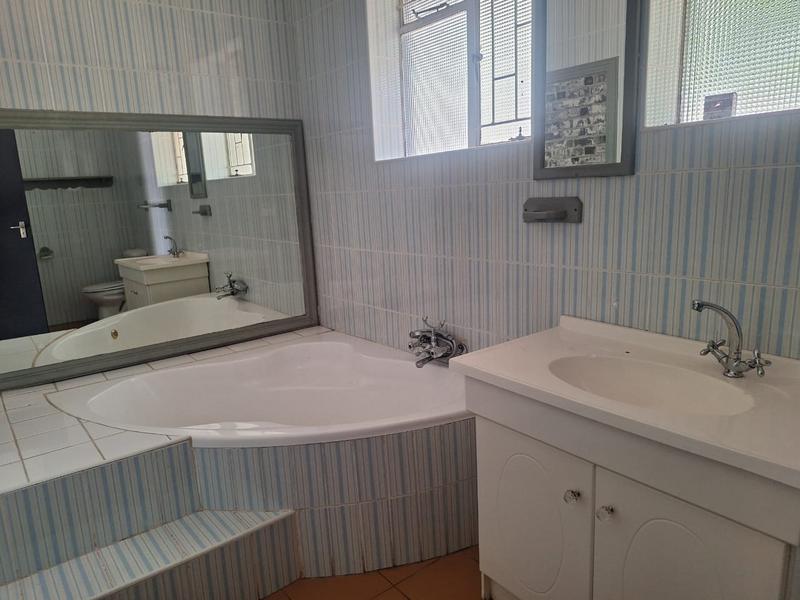 6 Bedroom Property for Sale in Stilfontein North West